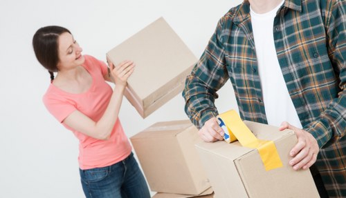 Screen-reader compatible website features for local moving services